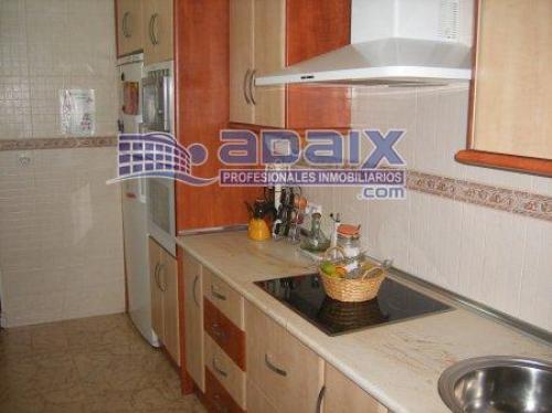 BONITA CASA DE 90 M2 TOTALMENTE REFORMADA. SUELO DE GRES.