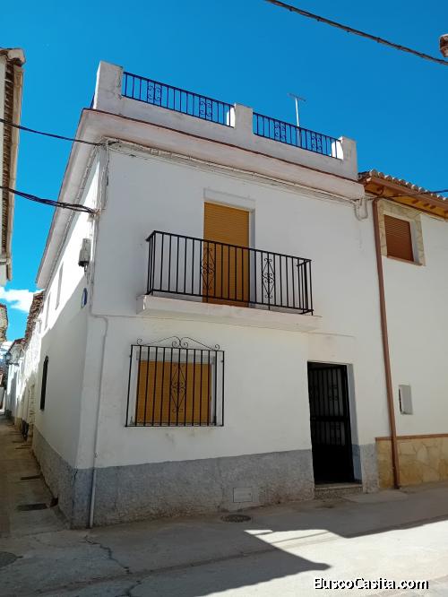 CASA CON GRAN TERRAZA EN JEREZ DEL MARQUESADO (GRANADA)