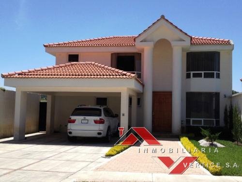 Vendo exclusiva casa km. 25.5 C. Salvador, 4 dormitorios, 450m2