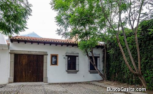 Casa en venta ubicada Antigua Guatemala / Condominio Katalina