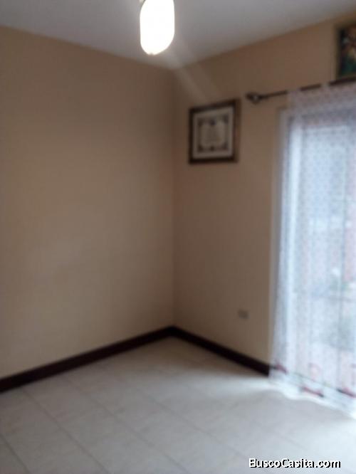 Venta Casa àrea de Santa Bàrbara en San Cristobal, Zona 8 Mixco