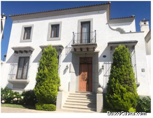 VENDO BELLA CASA RAMBLAS CAYALA ZONA 16