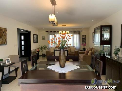 Casa en Venta en Condado El Naranjo