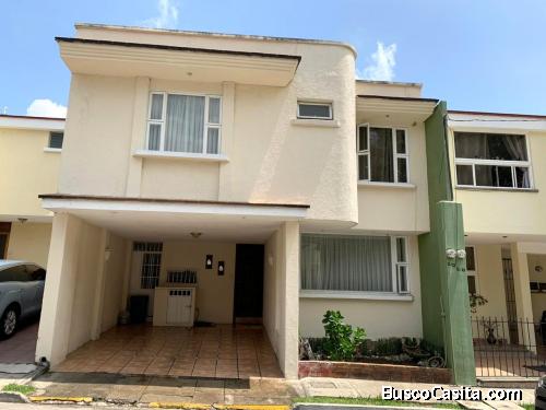 Casa en Venta La Floresta Zona 2