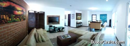 Venta Casa en Condominio àrea de Kanajuyù zona 16