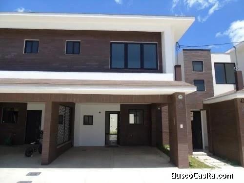 Casa en venta en Condominio Florentina Premier, Zona 17