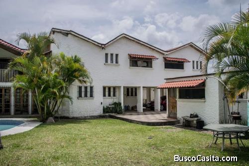 Casa en venta en San Cristóbal zona 8 Mixco