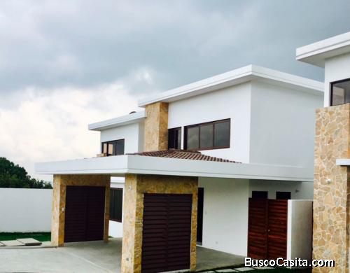 CASA EN VENTA TRES NIVELES, ZONA 16 