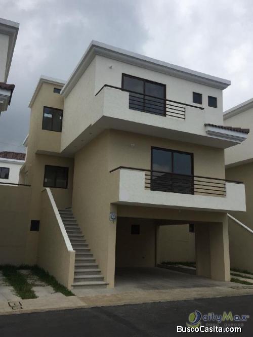 Venta De Casa En Vistas De San Isidro. 