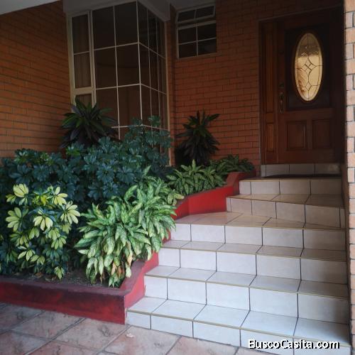 CASA EN VENTA VISTA HERMOSA I ZONA 15