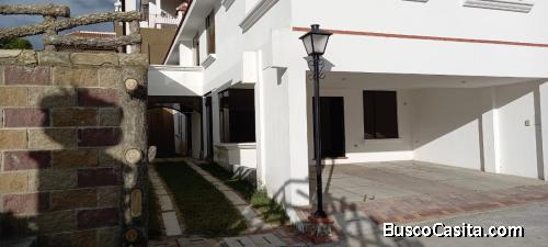 Casa en venta residenciales villas del Choacorral 