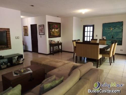 Venta Casa en Condominio excelente ubicación zona 16