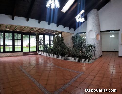 Casa en Venta Jacarandas de Cayalá zona 15