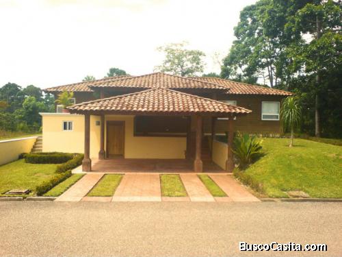 Inmobiliaria Vintage Vende Casa  Vacacional Amatique Bay