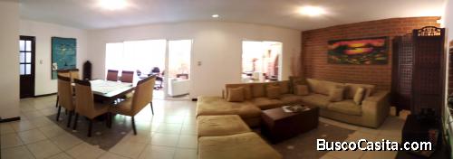 Casa en Venta dentro Condominio excelente ubicación zona 16