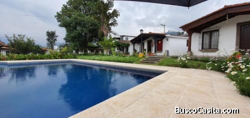 LINDA CASA EN VENTA, ANTIGUA GUATEMALA