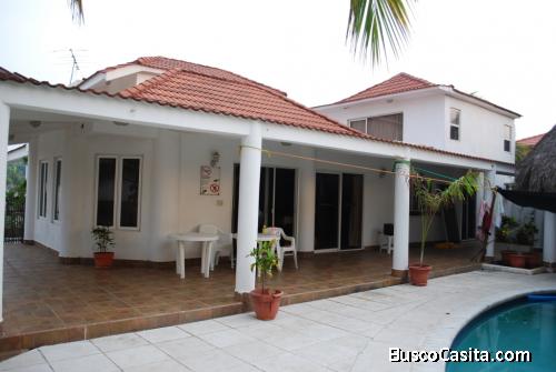 CASA VACACIONAL EN VENTA EN MONTERRICO