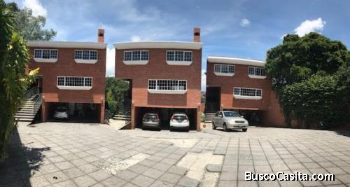 VENTA 3 casas JUNTAS zona 15 VH 3 **INVERSIONISTAS**