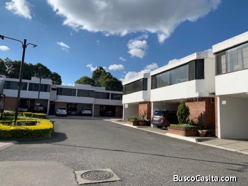 VENTA casa en condominio en zona 11 Las Charcas