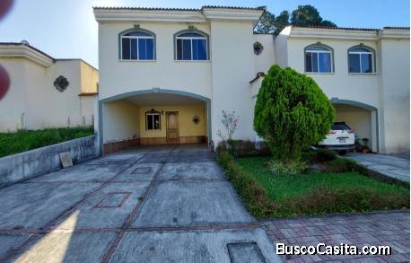 VENTA DE CASA EN EXCLUSIVO CONDOMINIO CARRETERA AL SALVADOR