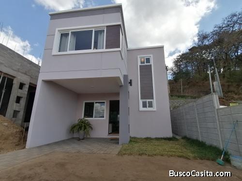 CASA EN VENTA EN SANTA CARINA PINULA ZONA 10
