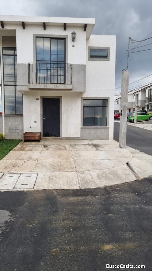Casa de esquina nueva en Venta en Celajes de Navarra
