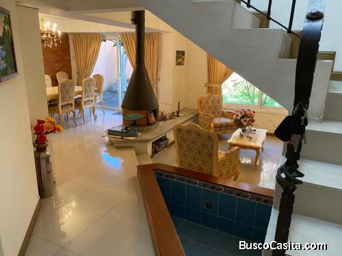 CASA DE DOS NIVELES EN CONDOMINIO VILLAS DE PINULA, KM 18.5 FRAIJANES