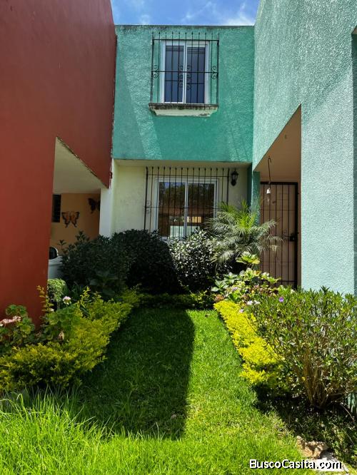Casa en venta dentro de residencial en Santa Lucia Milpas Altas