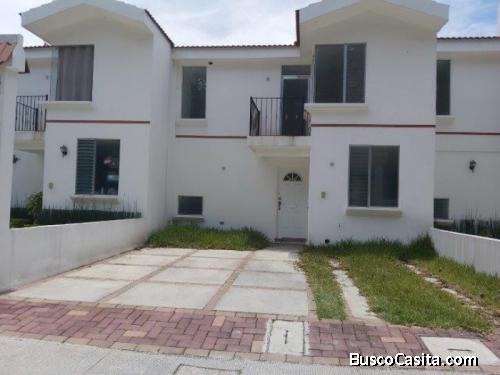 En venta casa 3 hab. Condominio, Choacorral, San Lucas Sac.