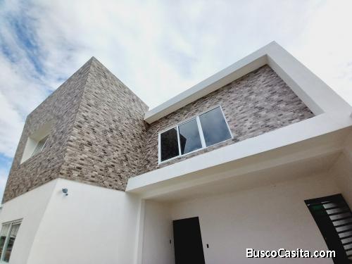 Linda casa en construcción se vende en Balcones San Cristóbal