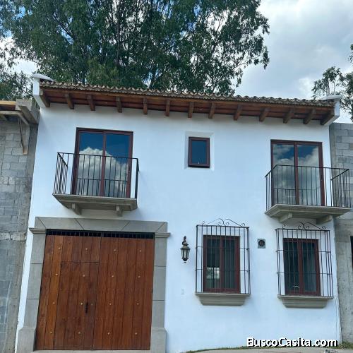 Casa en venta en Club Residencial Los Franciscanos a 25min de #AntiguaGuatemala 