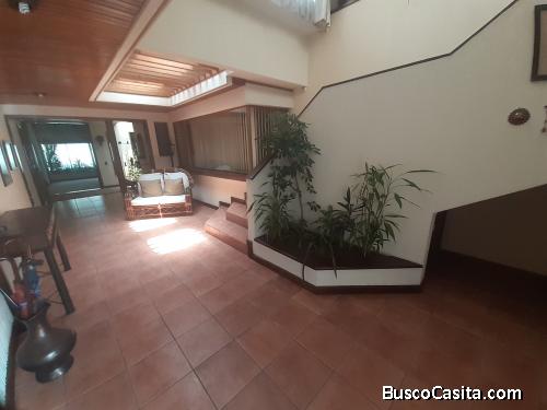 Lujosa casa en venta en San Cristóbal Sector B3