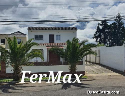 Vendí casa con jardín grande en San José Pinula.  Terreno  12 x  36 mts