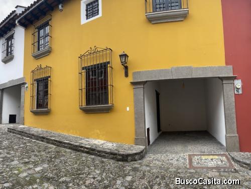 En venta, CityMax Antigua ofrece casa amueblada en San Pedro Las Huertas