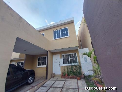 Casa en condominio tranquilo, muy bien ubicada. Altos de Arrazola.