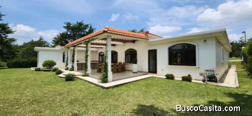 Residencia De Un Nivel En Venta En Hacienda Nueva ; Idi: 136369