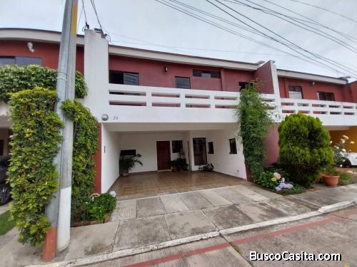 VENDO CASA EN PINARES