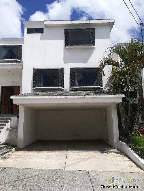 Casa En Venta Dentro Residencial En Sankris Mall; Idi: 87247
