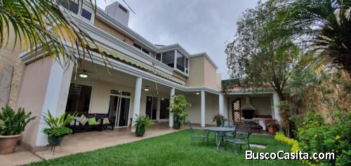 Hermosa casa amplia en venta carretera a Fraijanes