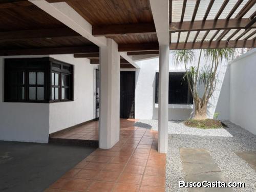 Casa En Venta Para Inversión En Los Manantiales; Idi: 135996