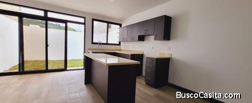 Casa en Venta en Santa Lucia Milpas Altas