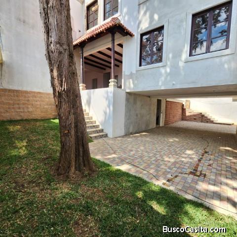 Casa Con Jardín En Venta Zorzoyá San Lucas Sacatepéquez; Idi: 141615