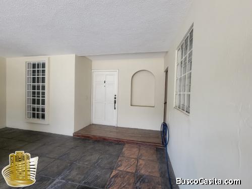 CASA EN VENTA ZONA 13 CONDOMINIO MONTE AZUL