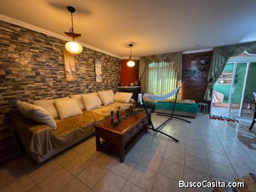 Venta de casa en CONDOMINIO ENTRE ENCINOS