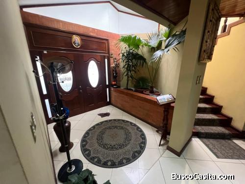 Hermosa casa en venta en Santa Elena Barillas