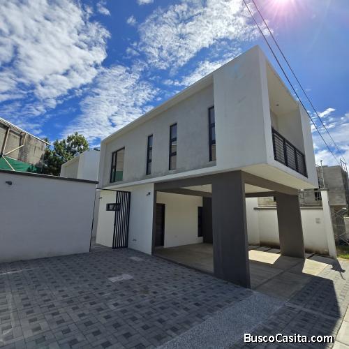 Venta de Casa en Llano Alto km 19 Carretera al Salvador.