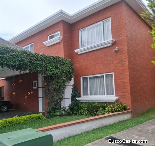 Casa en venta Entrebosques km 18.5 Carretera el Salvador de 4 habitaciones