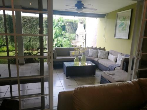 Se vende Linda casa en Via del Mar, Nuevo Cuscatlan, La Libertad