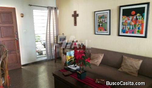 Casa en venta sobre Juan Pablo II y Blvd. Constitución – (SS2137I)