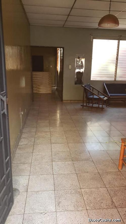 VENDO CASA ANTIGUA EN SANTA ANA, ZONA EL PALMAR